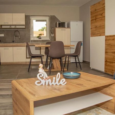 Oros House Apartmanhaz オロシュハーザ エクステリア 写真