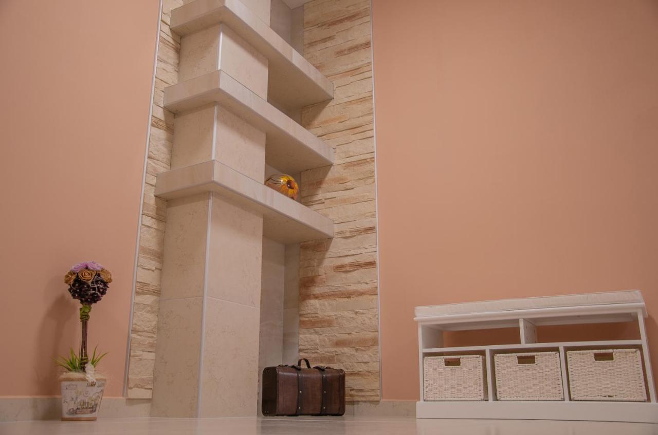 Oros House Apartmanhaz オロシュハーザ エクステリア 写真