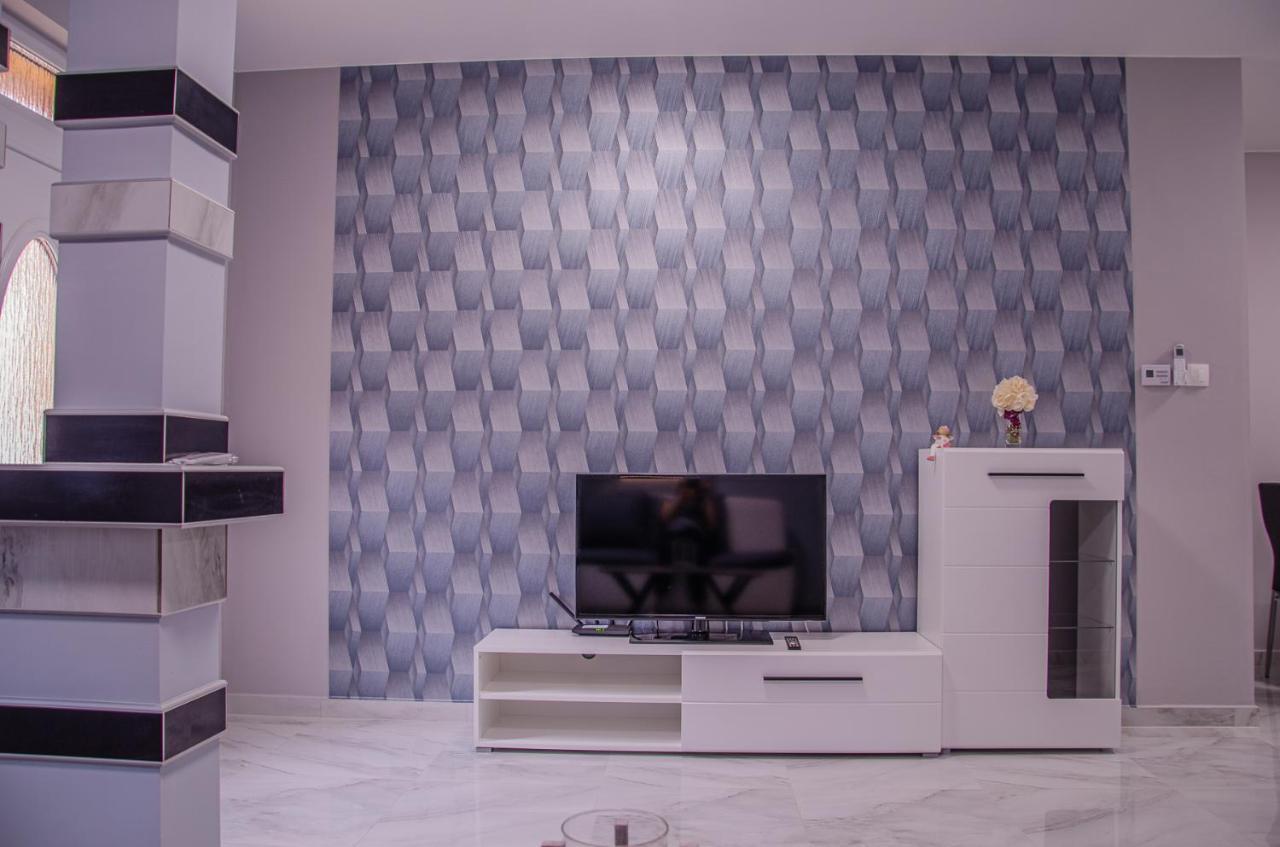 Oros House Apartmanhaz オロシュハーザ エクステリア 写真