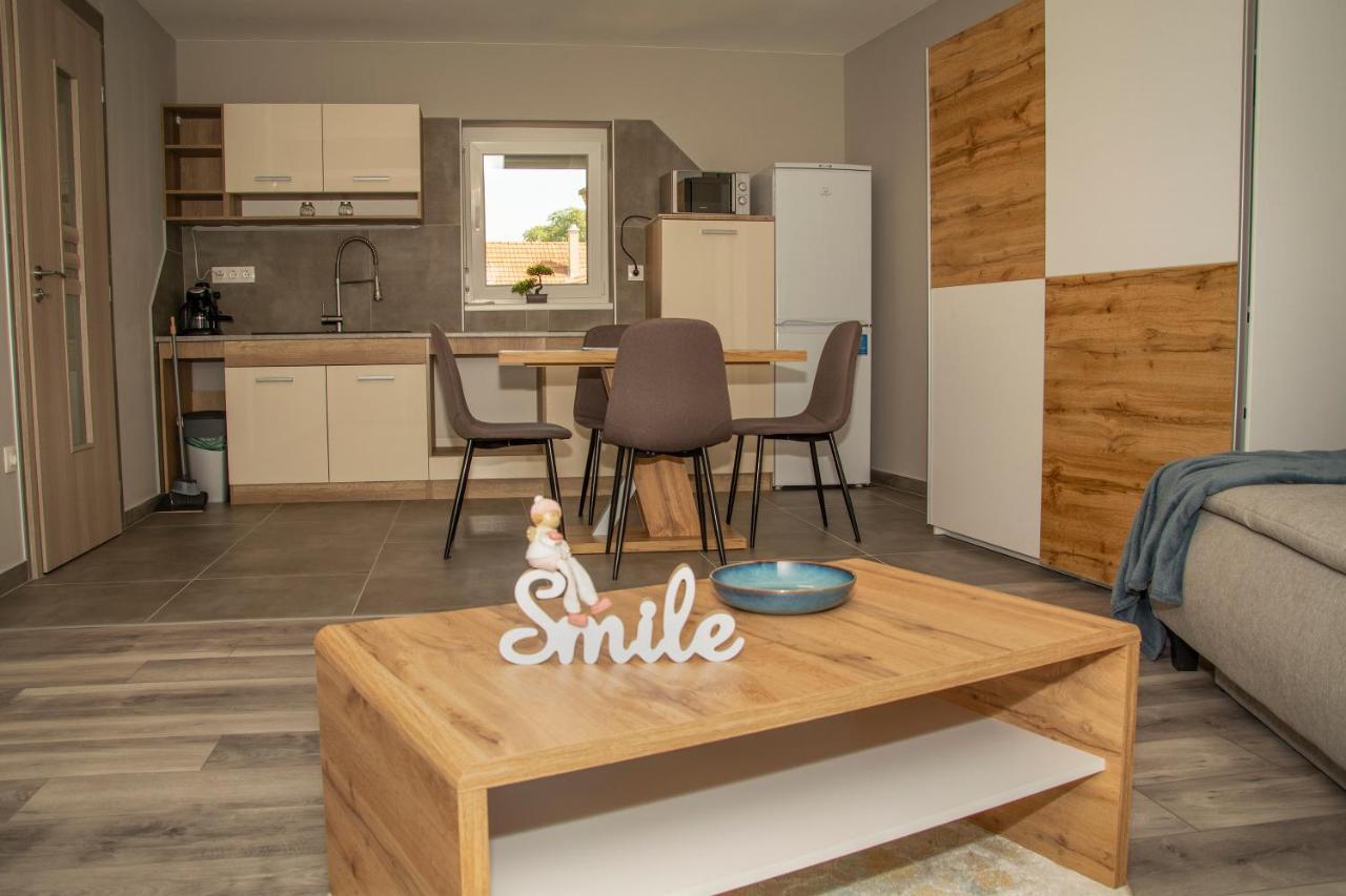 Oros House Apartmanhaz オロシュハーザ エクステリア 写真