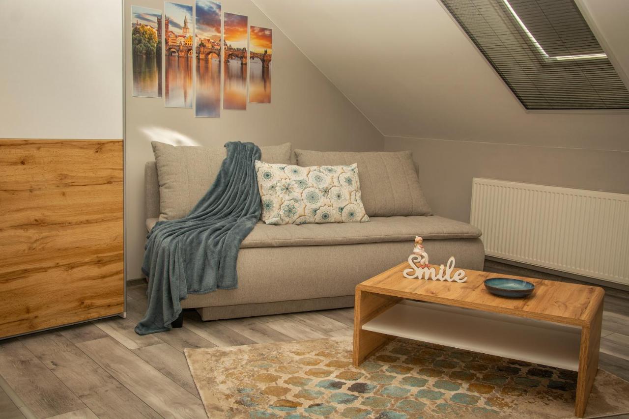 Oros House Apartmanhaz オロシュハーザ エクステリア 写真