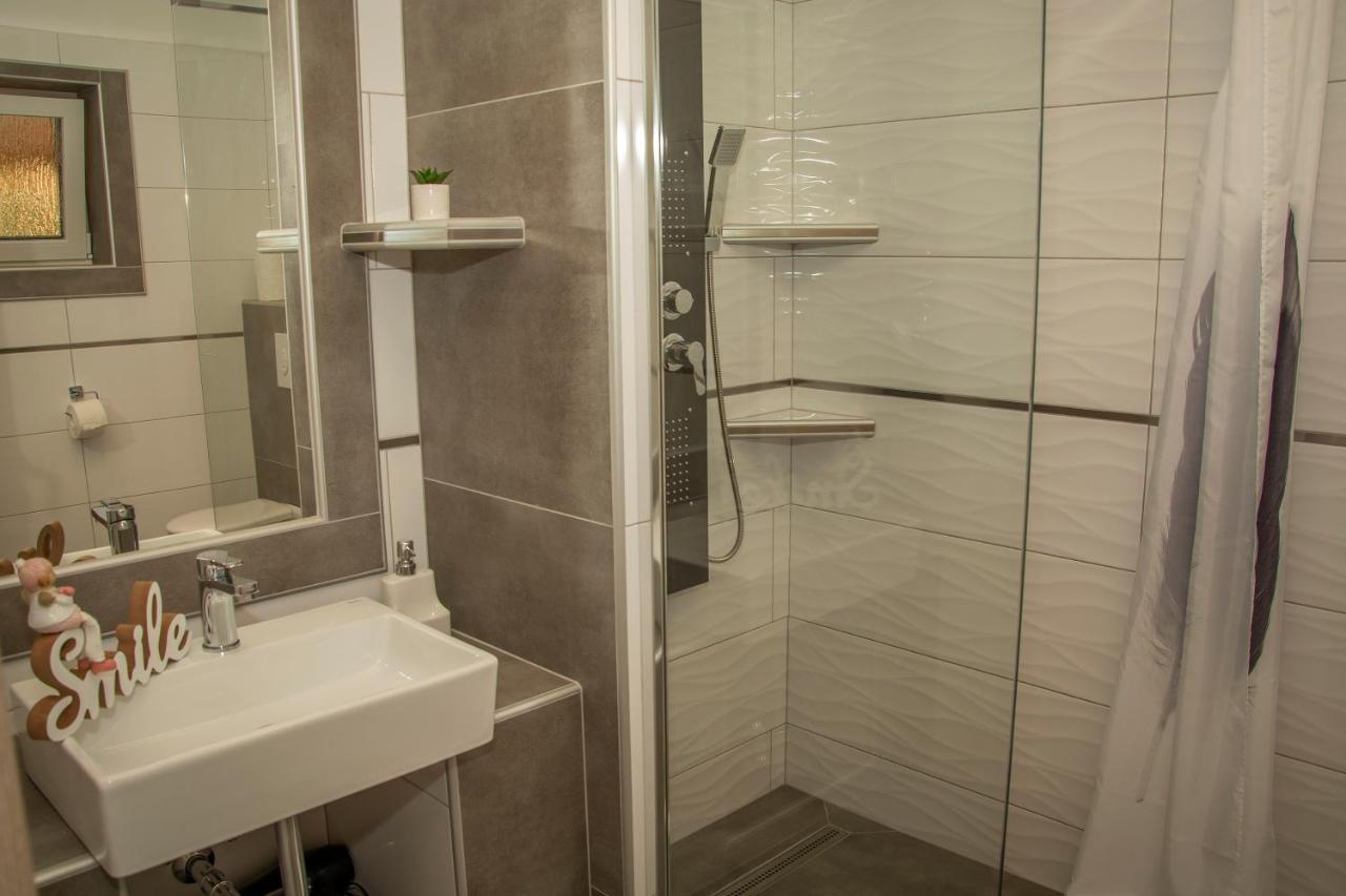 Oros House Apartmanhaz オロシュハーザ エクステリア 写真