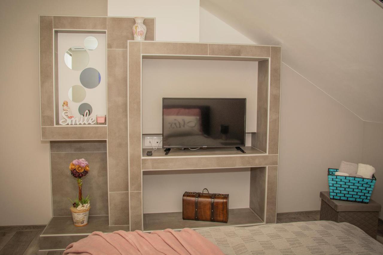 Oros House Apartmanhaz オロシュハーザ エクステリア 写真