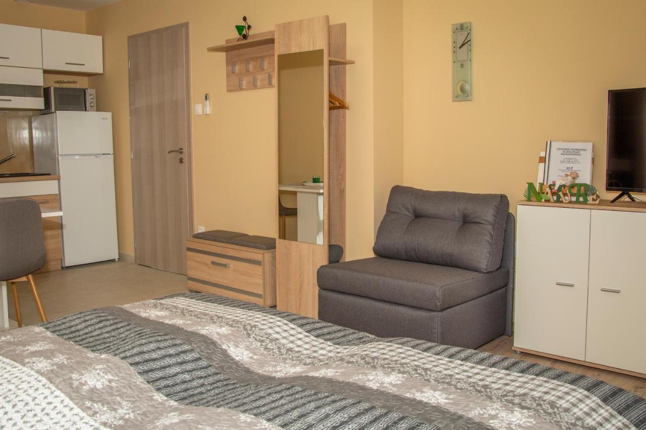 Oros House Apartmanhaz オロシュハーザ エクステリア 写真